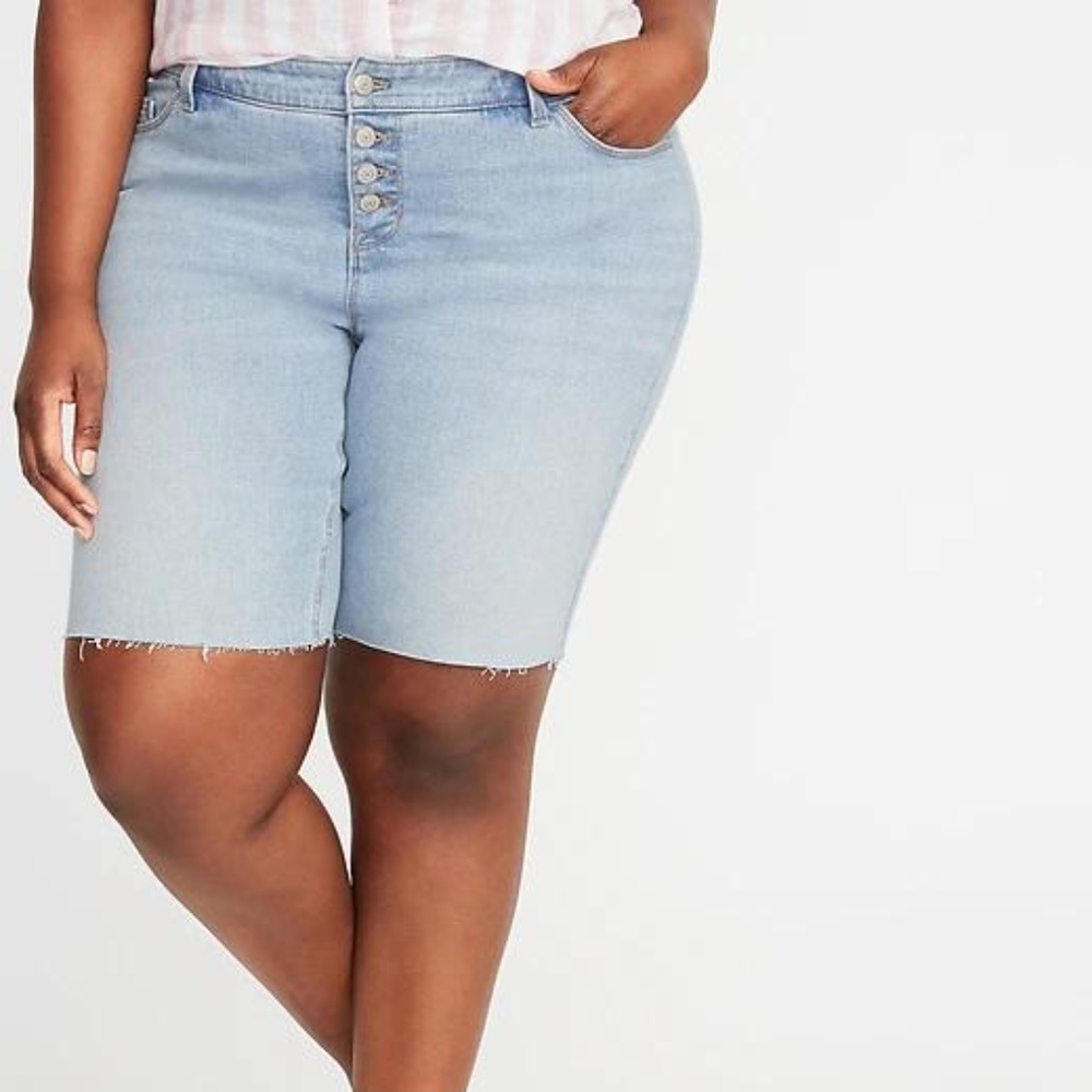 Old Navy Mid-Rise Plus Jean Bermuda Short New - Picture 1 of 3